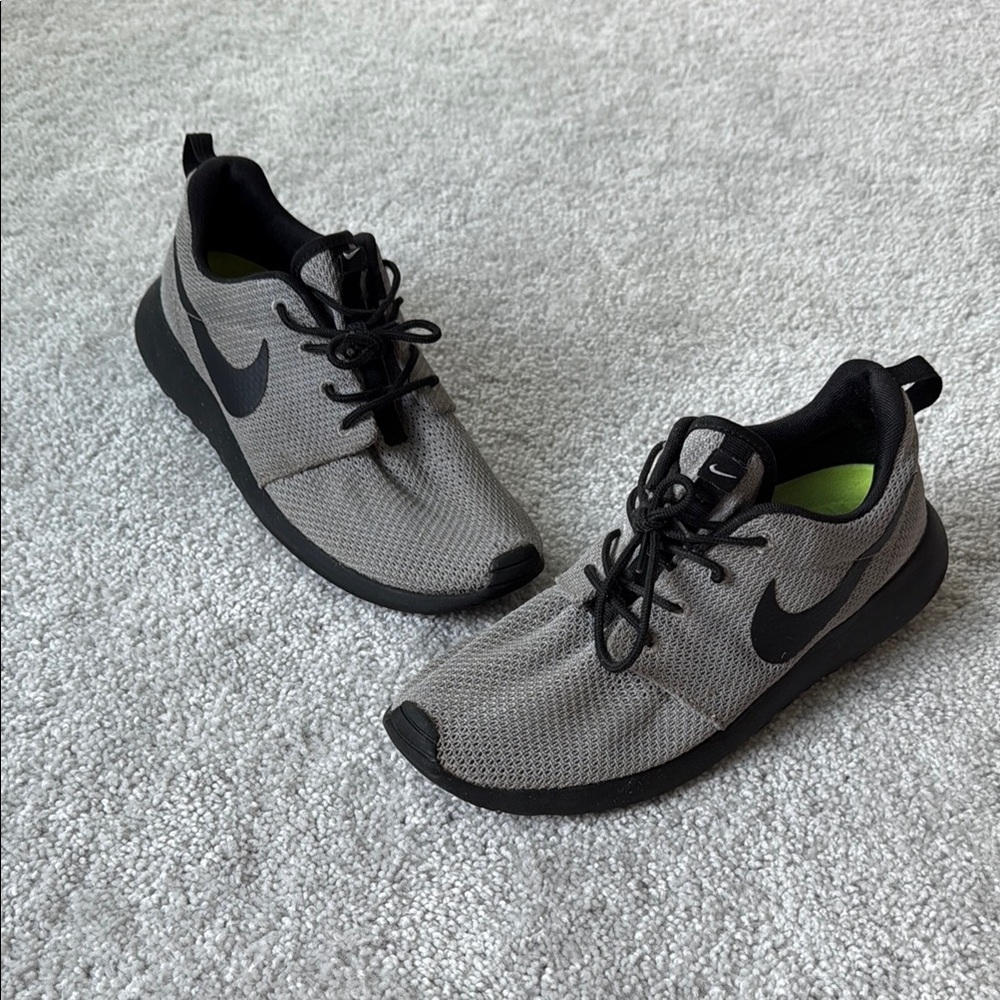 Women’s Nike Roshe Gray and Black Nike ID Customized Sneakers Size 8.5